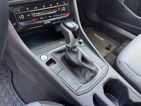 Used 2025 Volkswagen Jetta SEL image 10