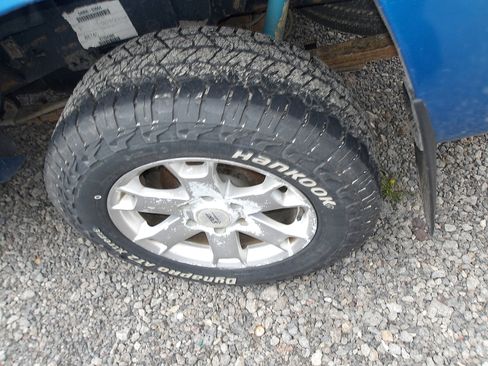 Used 2011 Toyota Tacoma 4x4 Access Cab V6 w/ TRD Sport Pkg image 3