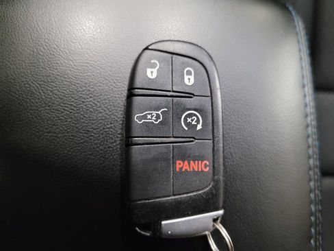 Used 2019 Jeep Grand Cherokee Laredo RWD image 32