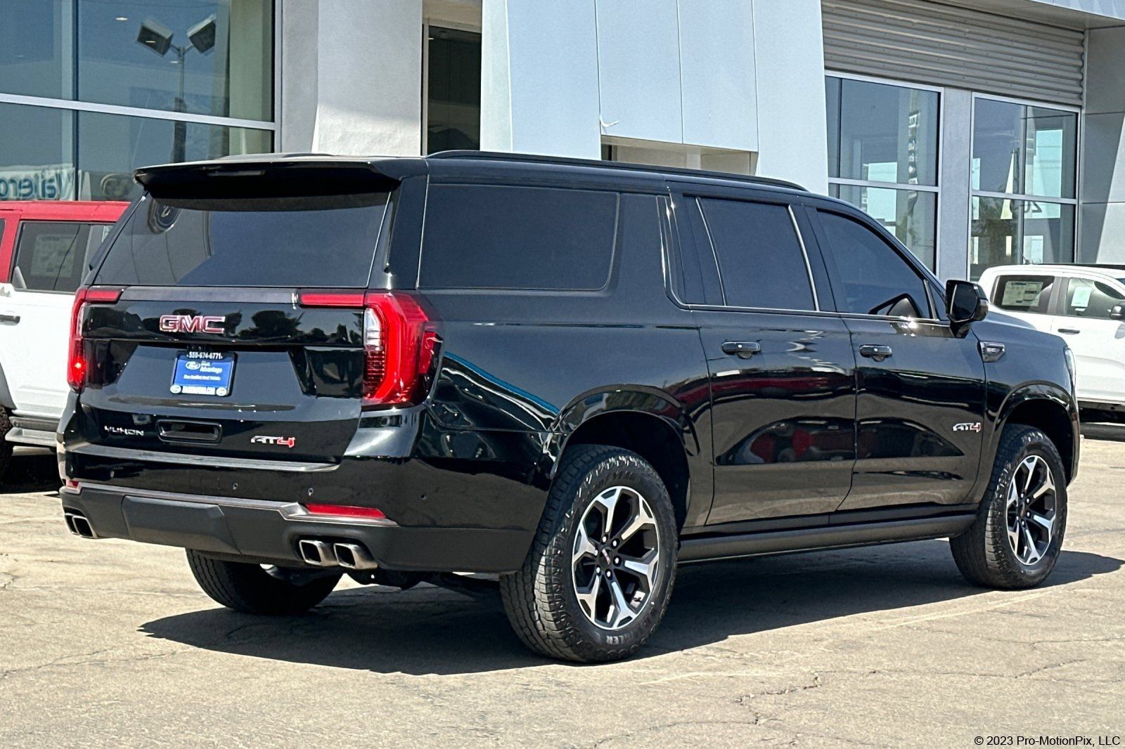 Used 2025 GMC Yukon XL AT4 Ultimate AWD/4WD image 4