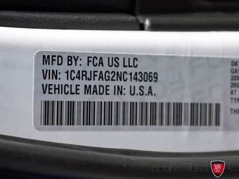 Used 2022 Jeep Grand Cherokee Laredo X AWD/4WD image 43