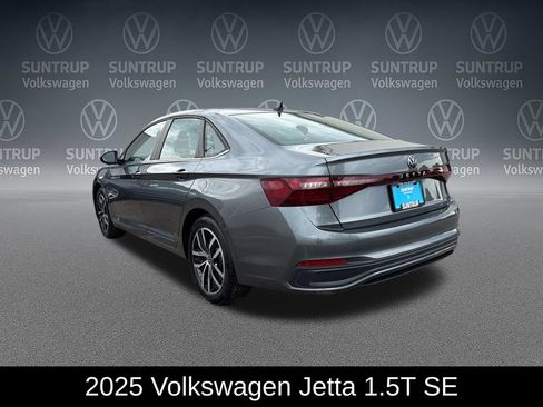 Used 2025 Volkswagen Jetta SE w/ Sunroof Package FWD image 3