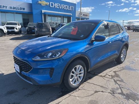Used 2020 Ford Escape SE image 1