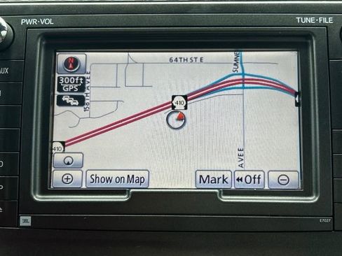 Used 2011 Toyota Sienna XLE image 25