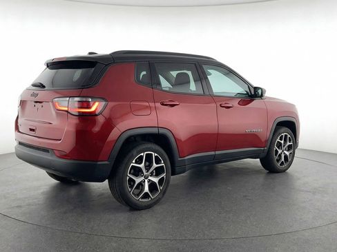 Used 2025 Jeep Compass Limited AWD/4WD image 9