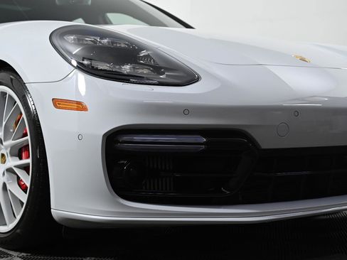 Used 2020 Porsche Panamera GTS image 4