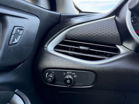 Used 2024 Chevrolet Malibu LT image 18