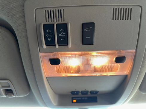 Used 2012 Chevrolet Suburban LTZ AWD/4WD image 12