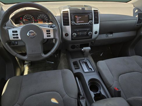 Used 2018 Nissan Frontier SV RWD image 28