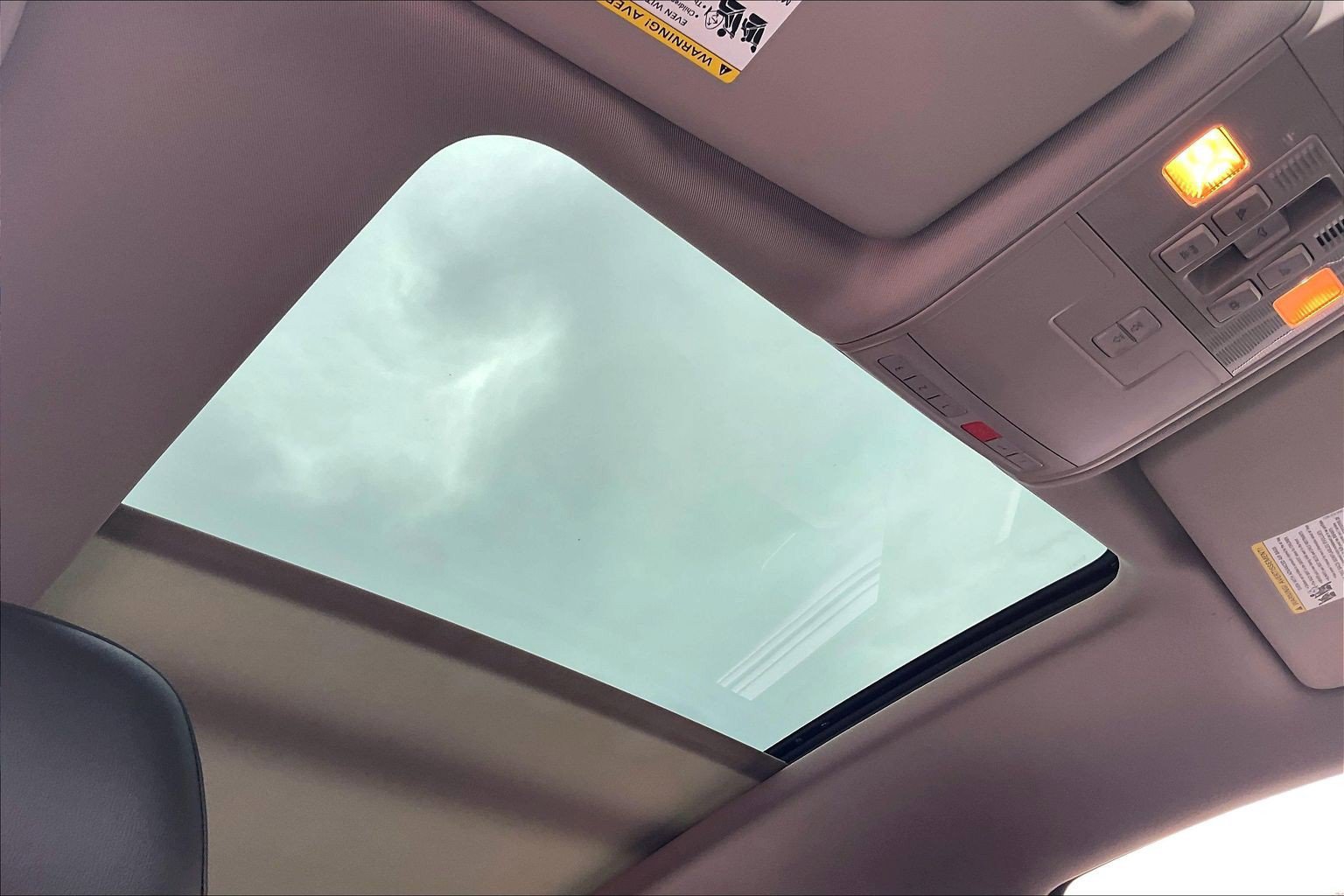 Used 2019 Volkswagen Atlas SE w/ Panoramic Sunroof Package AWD/4WD image 14