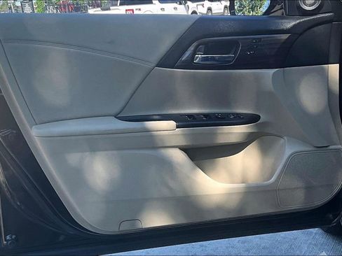 Used 2017 Honda Accord EX-L image 24