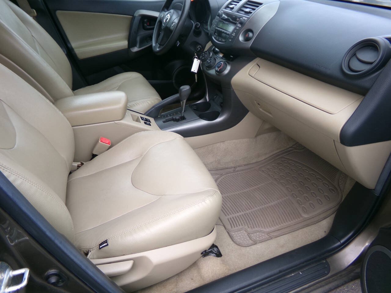 Used 2011 Toyota RAV4 4WD w/ Upgrade Value Pkg image 11