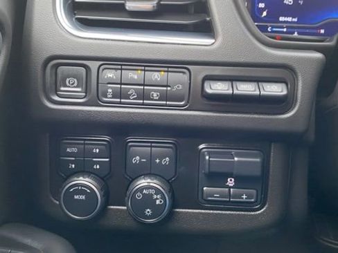 Used 2022 Chevrolet Tahoe Premier w/ Premium Package image 30