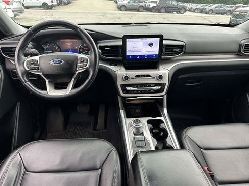 Used 2023 Ford Explorer XLT w/ Equipment Group 202A AWD/4WD image 33