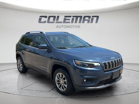 Used 2019 Jeep Cherokee Latitude Plus AWD/4WD image 2