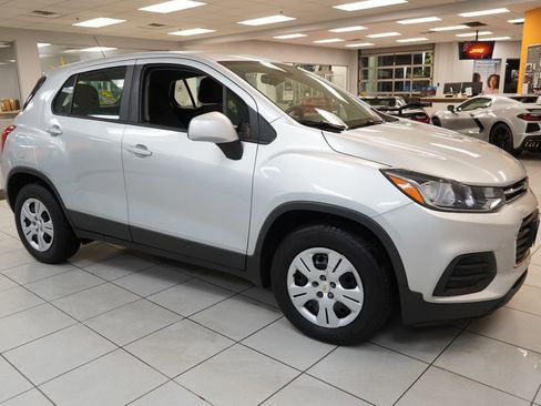 Used 2017 Chevrolet Trax LS FWD image 13