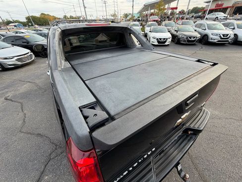 Used 2011 Chevrolet Avalanche LTZ image 44