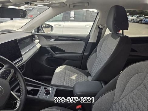 Used 2025 Volkswagen Tiguan S FWD image 2