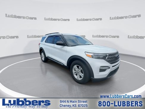 Used 2020 Ford Explorer XLT w/ Equipment Group 202A RWD image 2