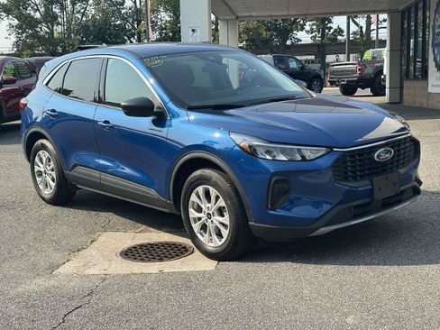 Certified 2023 Ford Escape Active w/ Tech Pack #1 AWD/4WD image 1