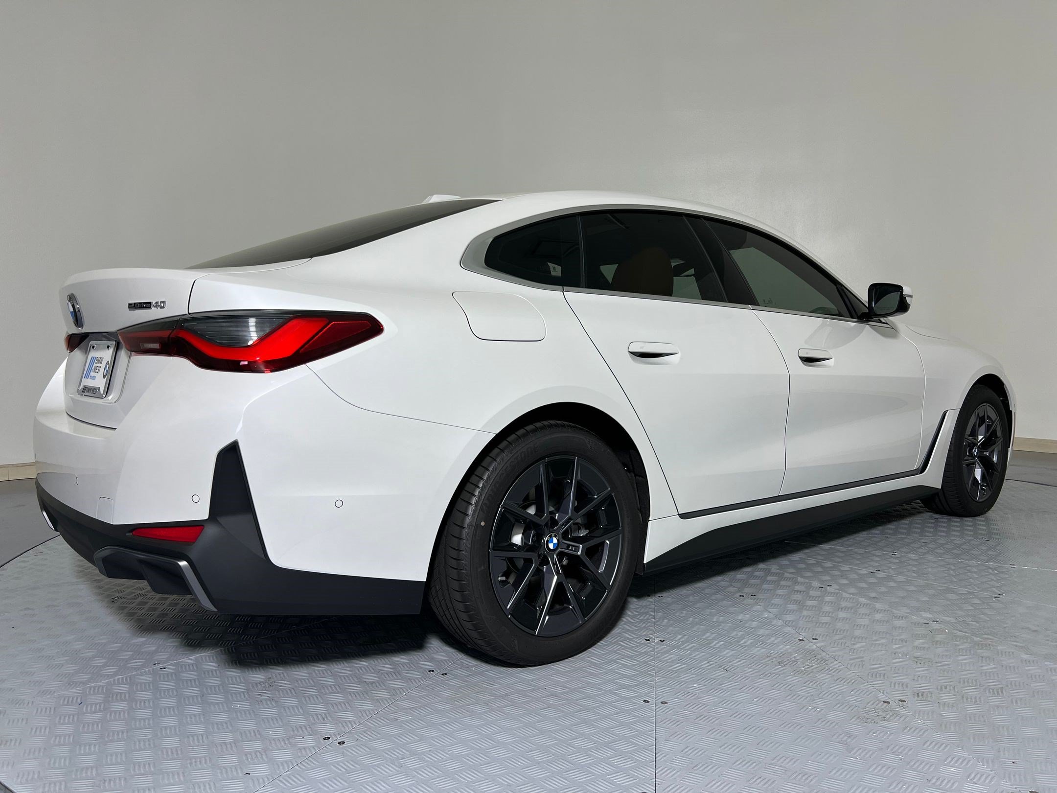 Used 2026 BMW i4 eDrive40 w/ Premium Package RWD image 8