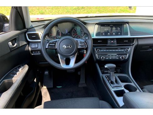 Used 2020 Kia Optima LX image 5