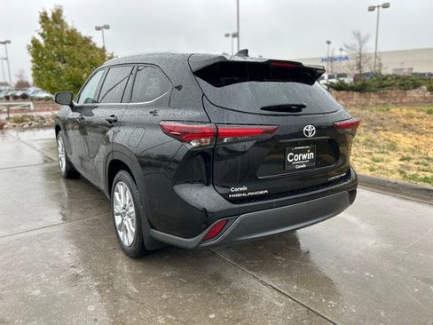 Used 2024 Toyota Highlander Limited AWD/4WD image 5