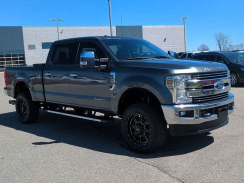 Used 2018 Ford F250 Lariat w/ Chrome Package AWD/4WD image 2