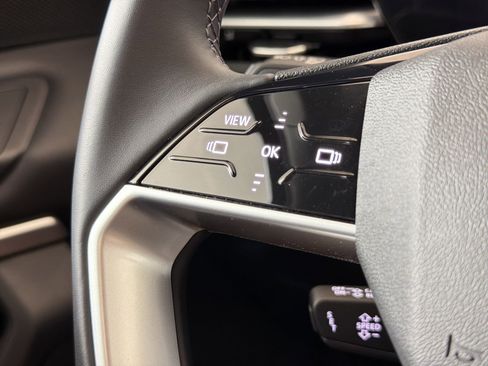 Used 2025 Audi Q5 Premium w/ Convenience Package image 17