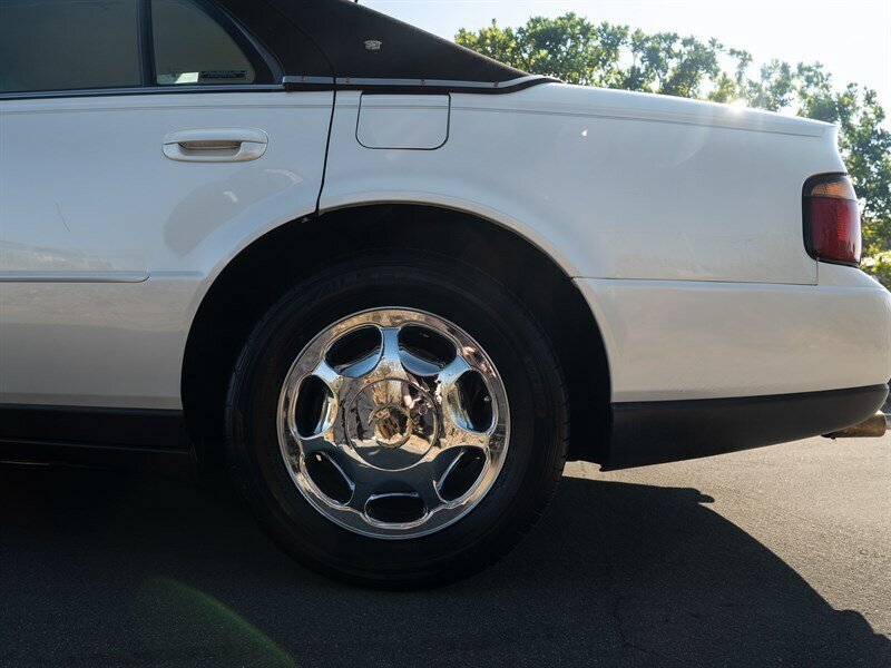 Used 1999 Cadillac Seville SLS w/ Personalization Pkg FWD image 8