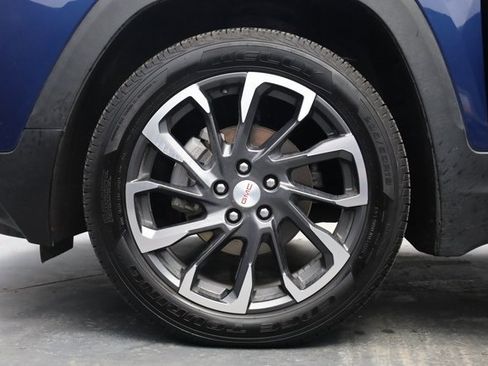 Used 2022 GMC Terrain SLT w/ Infotainment Package II image 8