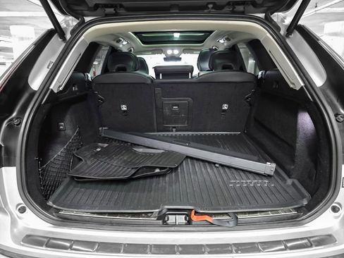 Used 2023 Volvo XC60 B5 Ultimate w/ Climate Package image 8