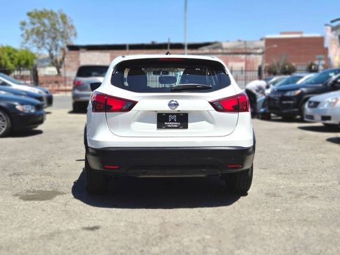 Used 2019 Nissan Rogue Sport S FWD image 5