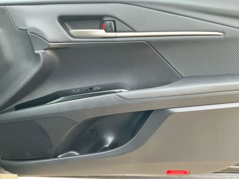 Used 2025 Toyota Camry SE image 16