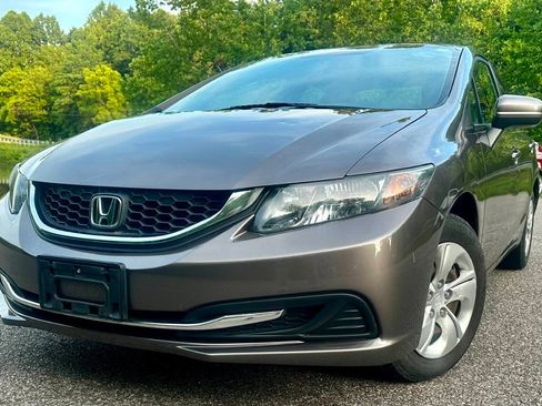 Used 2014 Honda Civic LX image 2