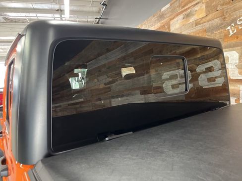 Used 2025 Jeep Gladiator Mojave w/ Convenience Group image 27