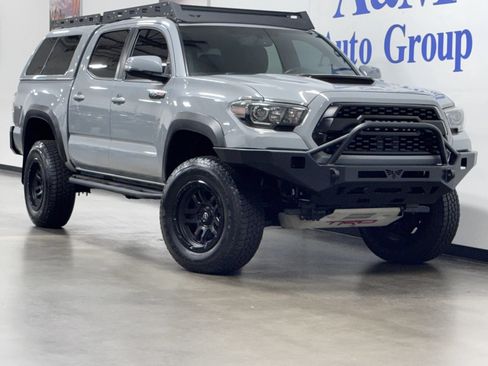 Used 2017 Toyota Tacoma TRD Pro AWD/4WD image 1