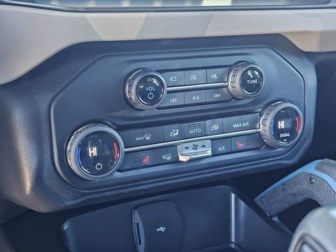 Used 2021 Ford Bronco Wildtrak image 18