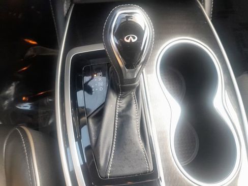 Used 2019 INFINITI QX60 Luxe w/ Essential Package image 11