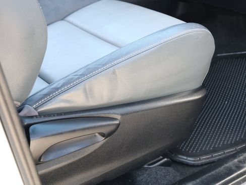 Used 2013 Toyota RAV4 Limited FWD image 33