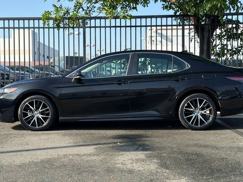 Used 2024 Toyota Camry SE image 7