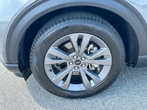 Used 2022 Ford Explorer XLT w/ Equipment Group 202A RWD image 24
