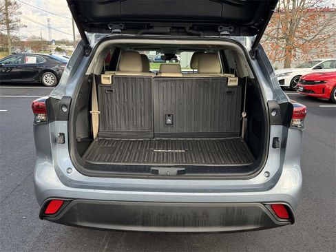 Used 2023 Toyota Highlander XLE image 15