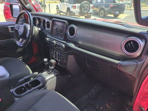 Used 2023 Jeep Wrangler Unlimited Sahara w/ Cold Weather Group AWD/4WD image 31