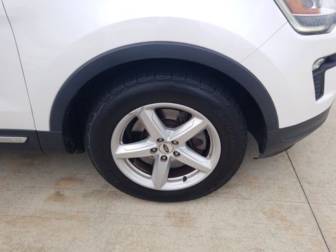 Used 2019 Ford Explorer XLT w/ Equipment Group 201A FWD image 22