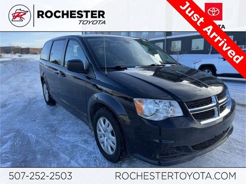 Used 2019 Dodge Grand Caravan SE w/ Rear Park Assist Package image 1