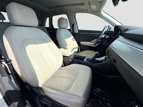 Used 2020 Audi Q3 2.0T Premium image 16