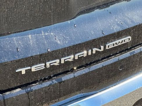 New 2026 GMC Terrain Denali w/ LPO, Floor Liner Package image 33