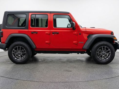 Used 2025 Jeep Wrangler Unlimited Sport AWD/4WD image 11