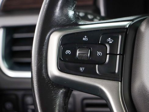 Used 2021 Chevrolet Suburban Z71 image 14